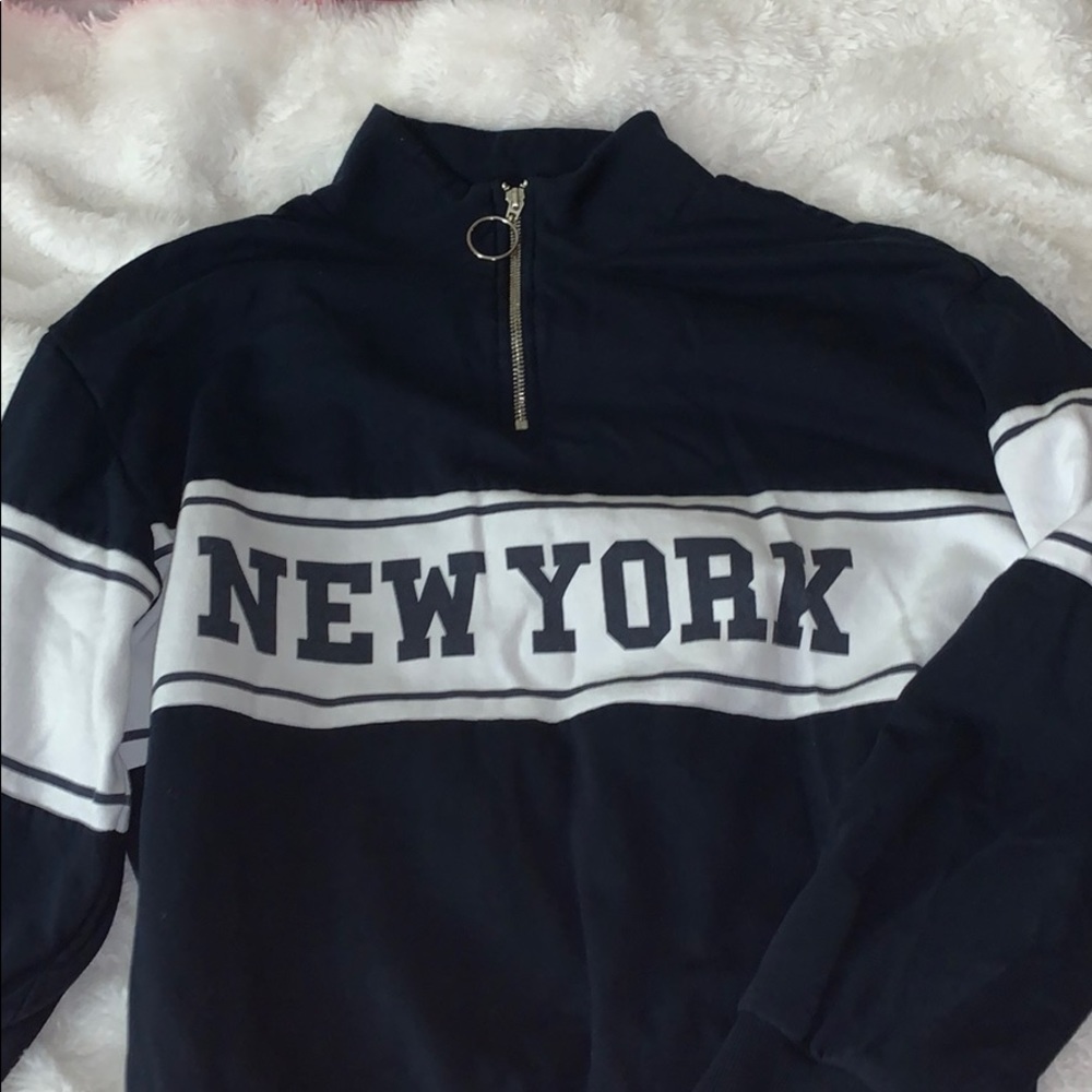 Sweatshirt